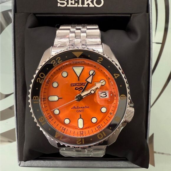 Seiko Orange GMT Automatic Watch with Silver Band - Picture 3 of 3